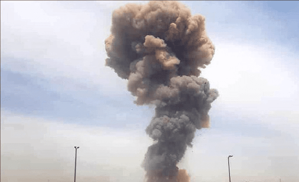 سقوط قذائف معادية قرب مدينة خنداب الإيرانية 