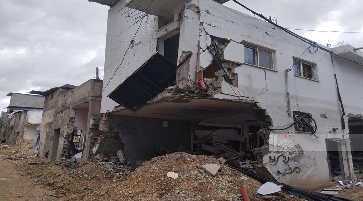 العدو الإسرائيلي يواصل هدم المنازل في مخيم نور شمس ويمنع الفلسطينيين من أخذ مقتنياتهم في طولكرم