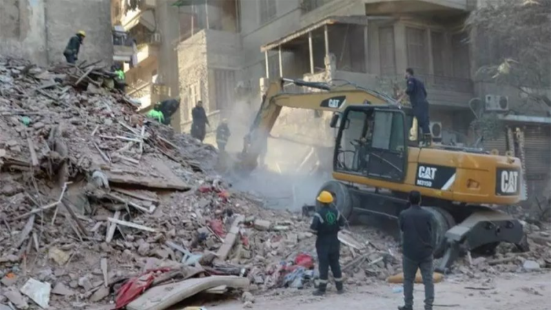 مصرع ثمانية أشخاص وإصابة ثلاثة آخرين في انهيار مبنى سكني بالقاهرة