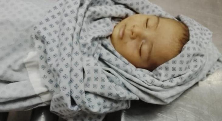 الثاني خلال يوم.. وفاة رضيع في غزة جراء البرد القارس