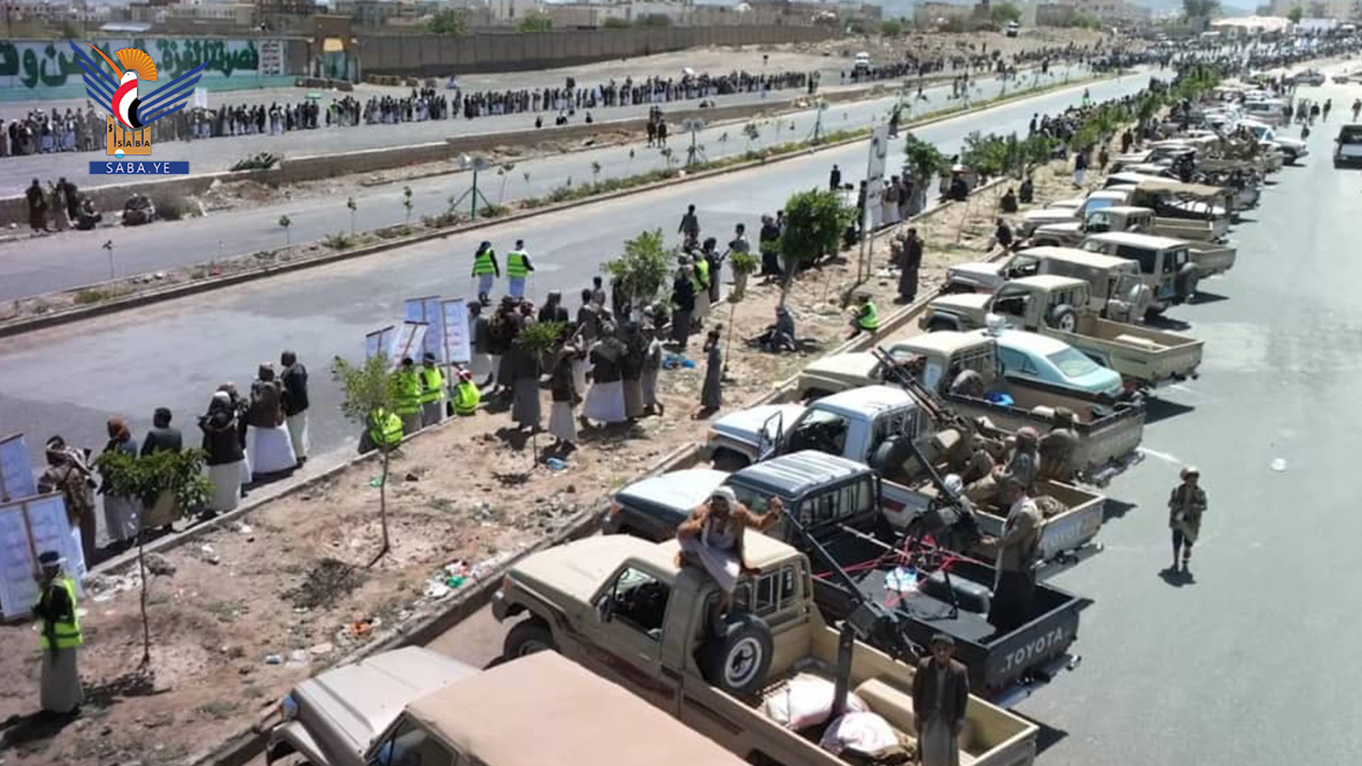 لقاء قبلي مسلح في بني الحارث بالأمانة تأكيدا وحدة الساحات والجهوزية لمواجهة الأعداء