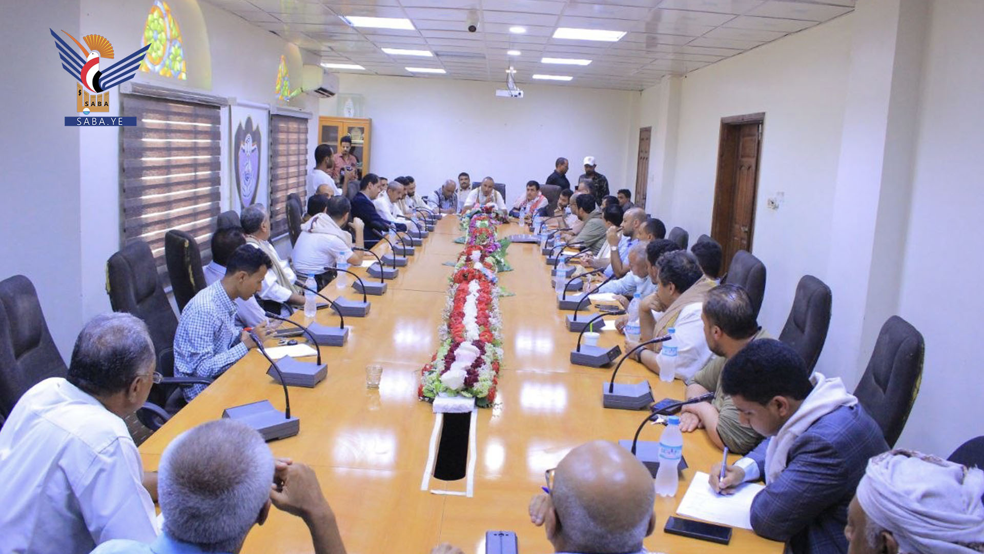 لقاء بالحديدة يناقش معالجة تحديات قطاع الأسمنت وتعزيز الشراكة مع القطاع الخاص