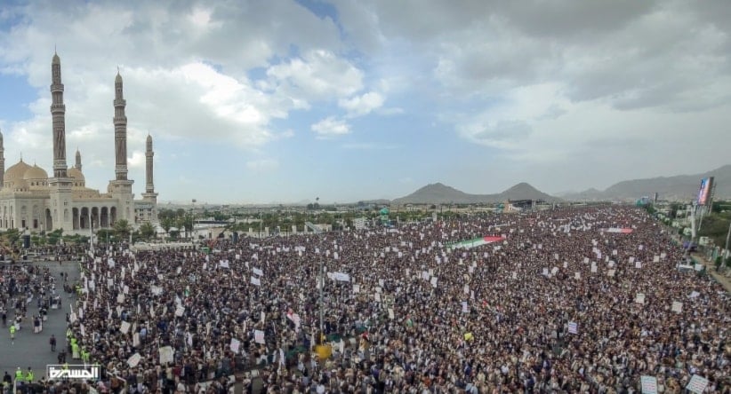 القوات المسلحة اليمنية: استهدفنا مطار "بن غوريون" وحاملتي طائرات أميركيتين القوات المسلحة اليمنية: استهدفنا مطار "بن غوريون" وحاملتي طائرات أميركيتين