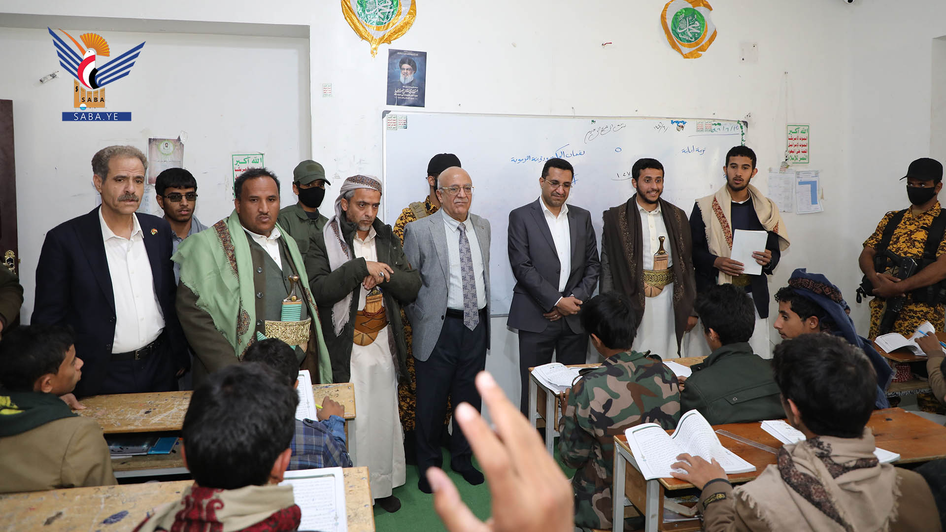 رئيس الوزراء يزور مدرسة شهيد القرآن بجامع الفردوس بأمانة العاصمة