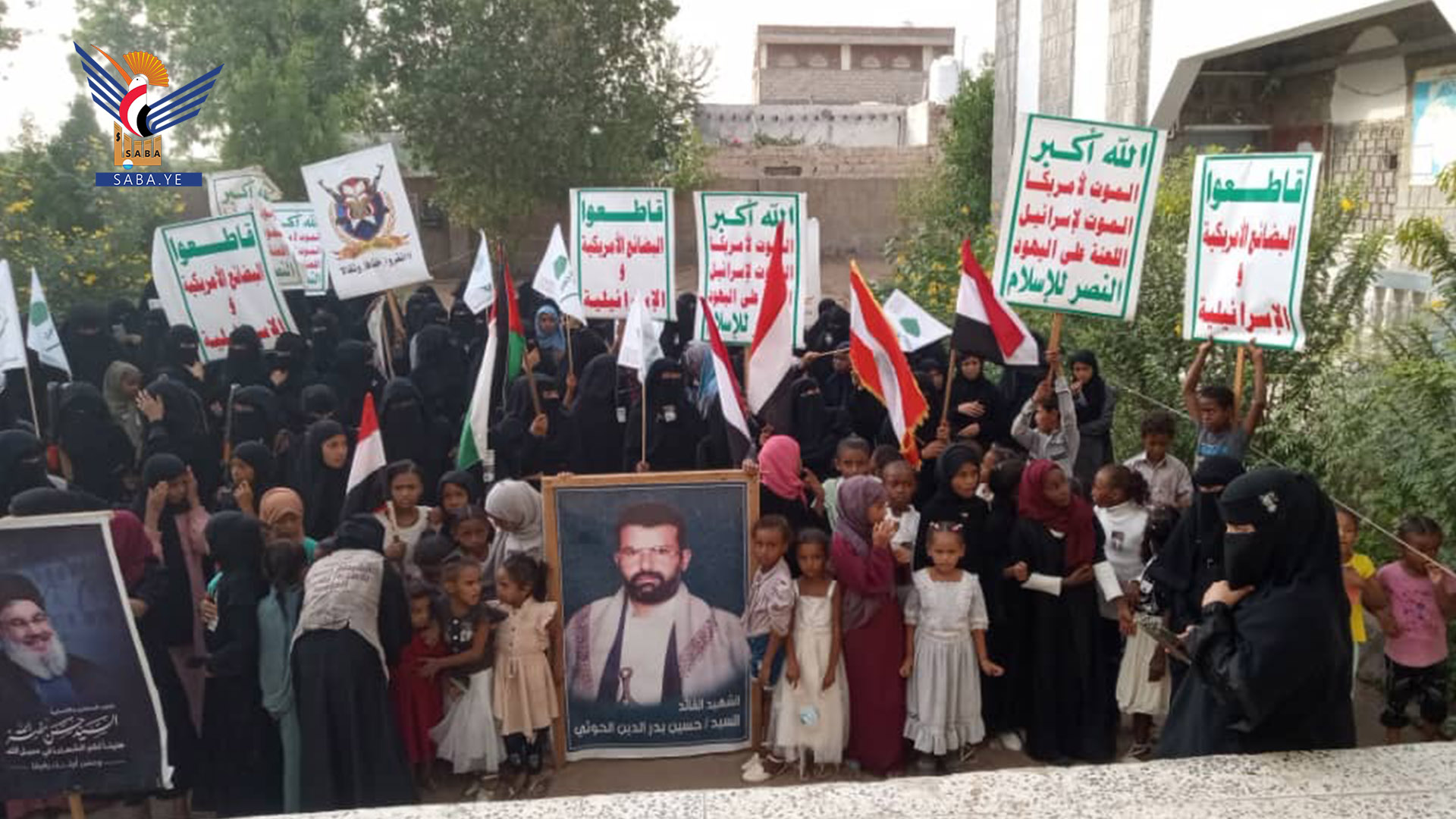 وقفة نسائية بمديرية المراوعة بالحديدة دعماً لغزة وتنديداً بجريمة الإبادة والتجويع