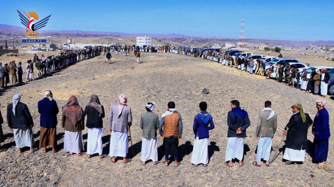 صنعاء .. وقفة مسلحة بهمدان إعلانًا للجهوزية واستعدادًا لجولات قادمة مع الأعداء