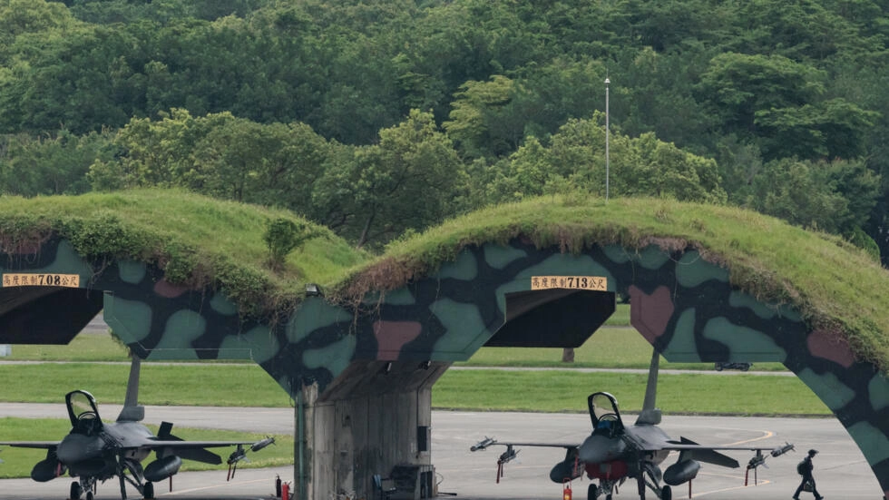 تايوان ترصد 23 طائرة صينية في محيط الجزيرة