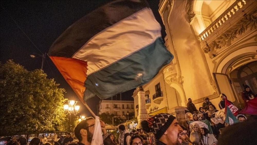 لليوم الثامن..تونسيون يواصلون الاعتصام أمام سفارة واشنطن دعما لغزة
