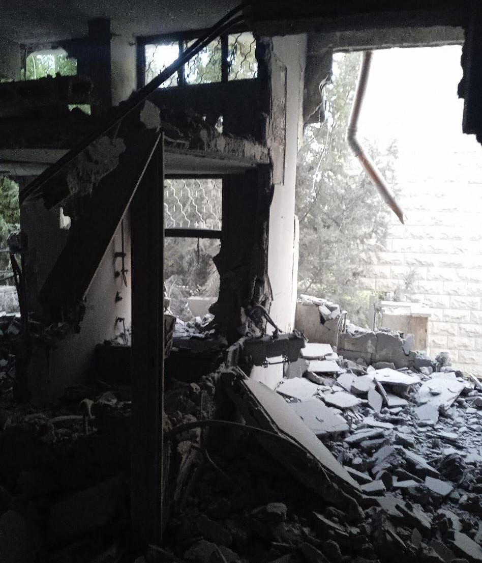 العدو الإسرائيلي يهدم منزلين في بلدة نعلين غرب رام الله