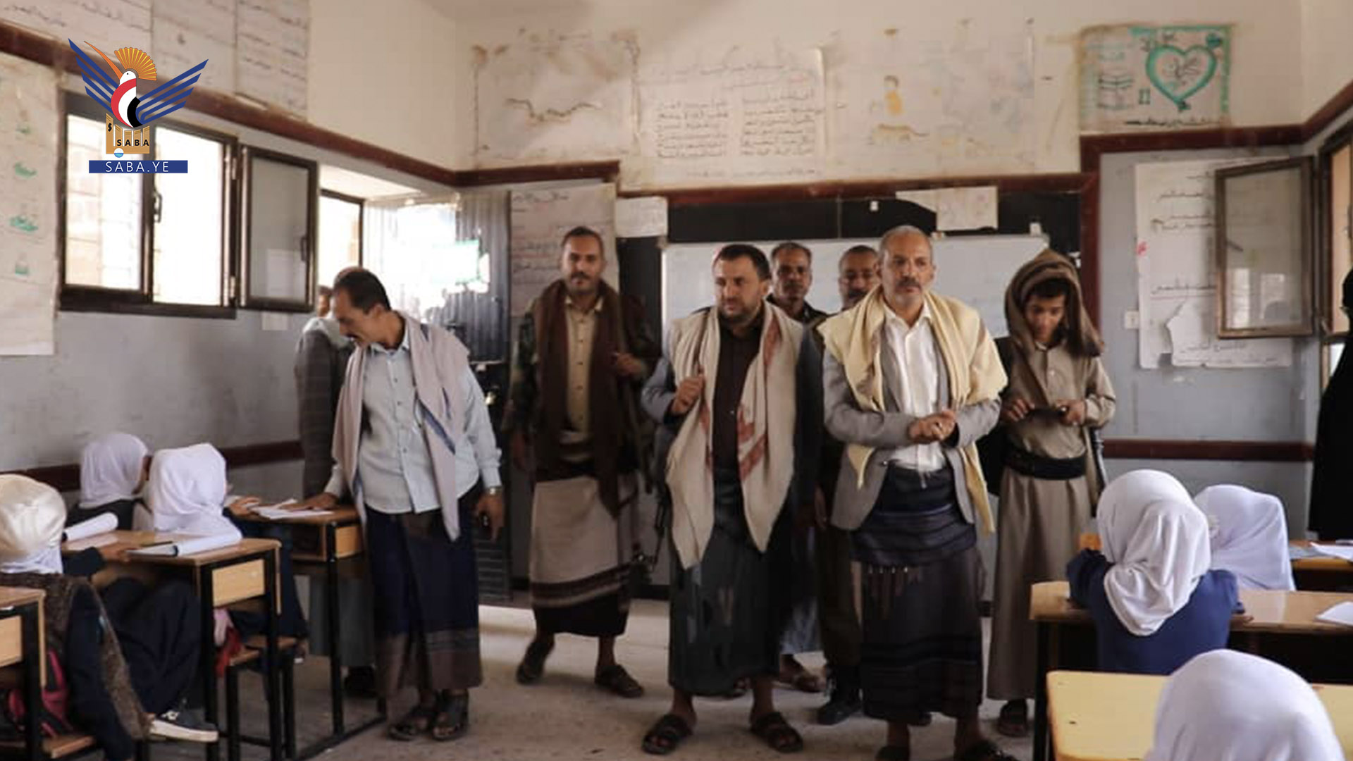 الشغدري يتفقد العملية التعليمية بمدرسة بلقيس وسير العمل بحاجز الحمة في جبن