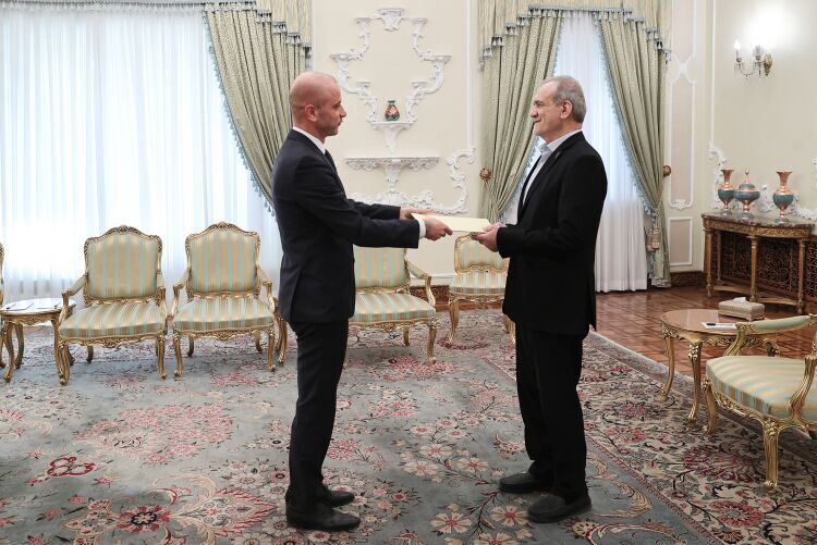 بزشكيان: الكيان الصهيوني هو العنصر الأساس لعدم الاستقرار في لبنان والمنطقة