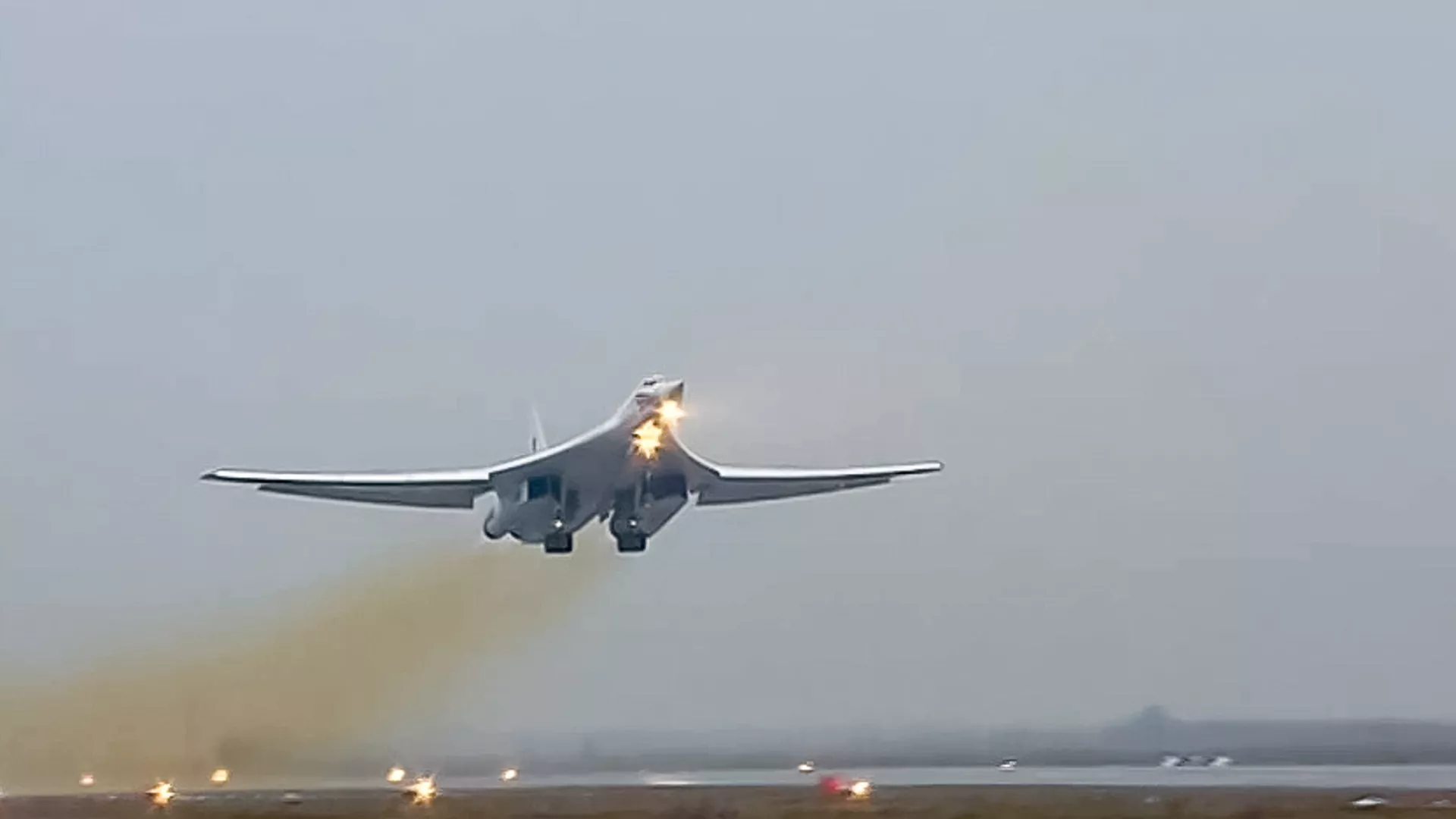 "تو-160" الروسية تطلق صواريخ كروز خلال مناورات "الغرب-2025"