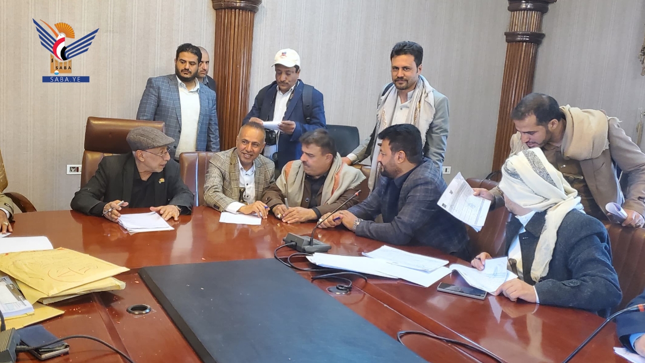 فتح مظاريف ثلاث مناقصات لمشاريع في قطاع التربية بأمانة العاصمة