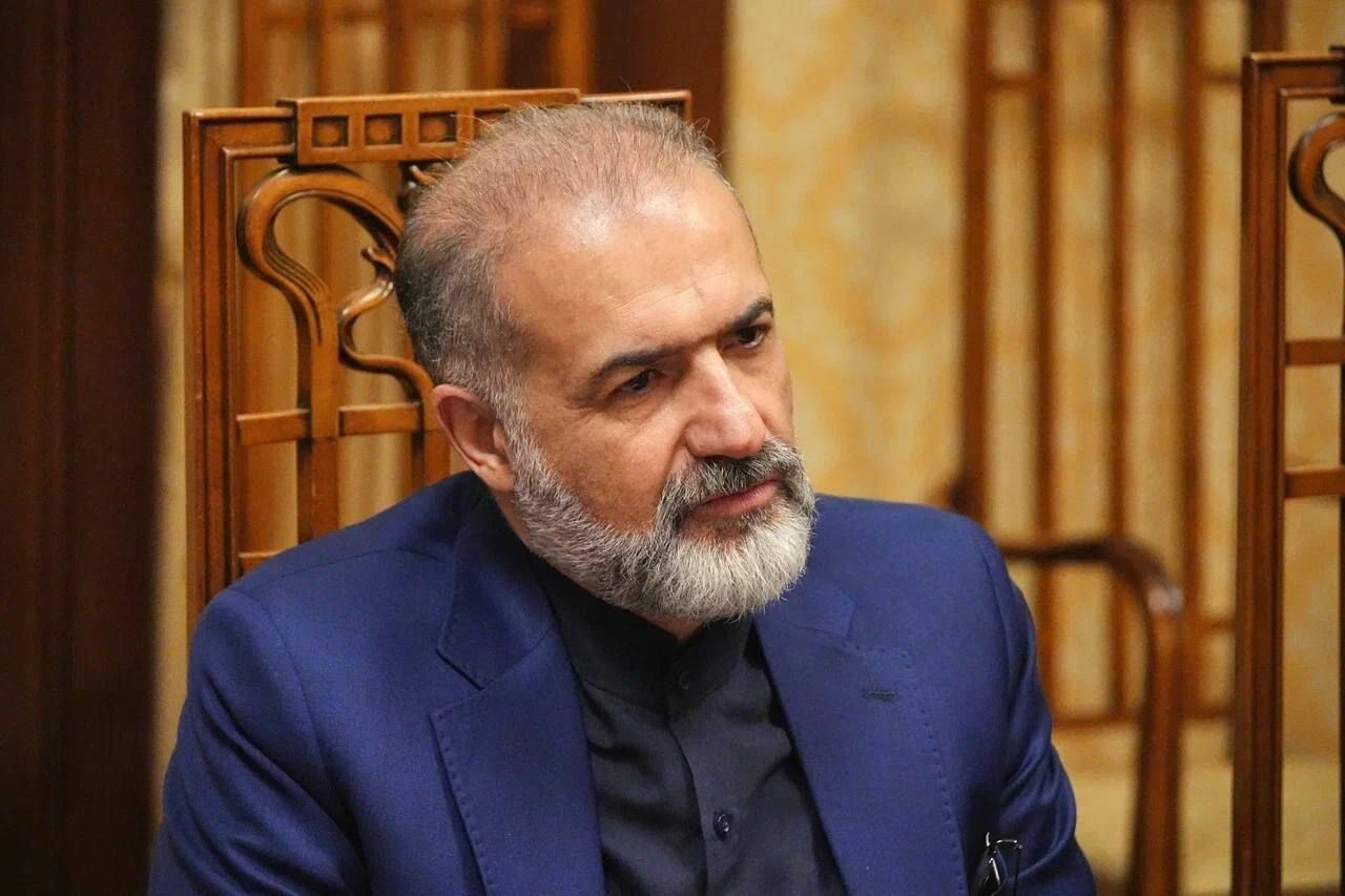 السفير الإيراني لدى روسيا: رئيس الجمهورية يتابع المشاريع المشتركة مع موسكو لتسريع التعاون الثنائي