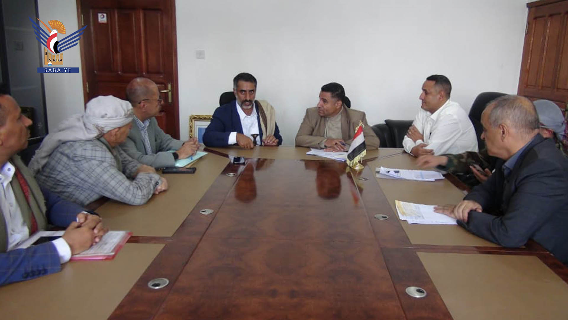 مناقشة احتياجات محافظة المحويت من مشاريع الكهرباء والمياه والصرف الصحي