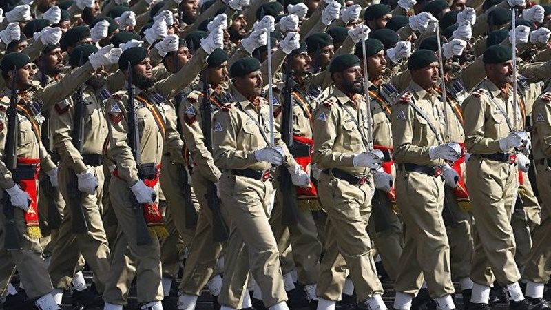 باكستان: مقتل جنديين و5 مسلحين في هجوم بجنوب البلاد