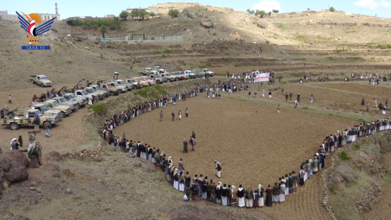 أبناء مديرية الحيمة الخارجية يعلنون النفير والبراءة من العملاء والخونة