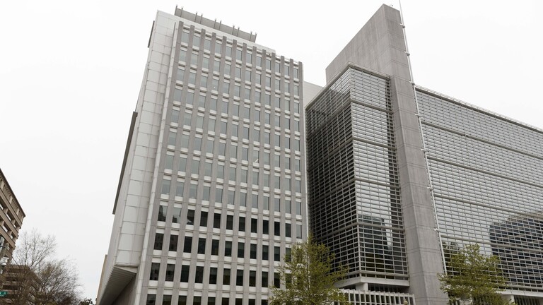 رئيس وزراء أوكرانيا: البنك الدولي يقرض كييف 1.5 مليار دولار