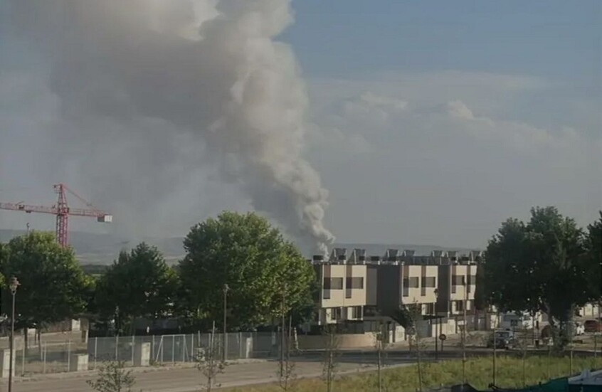 السلطات الإسبانية تدعو المواطنين إلى التزام منازلهم بعد انفجارات في مصنع للبطاريات السلطات الإسبانية تدعو المواطنين إلى التزام منازلهم بعد انفجارات في مصنع للبطاريات