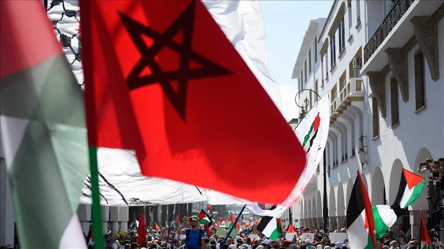 آلاف المغاربة والموريتانيين يتظاهرون للمطالبة بوقف التجويع الإسرائيلي لغزة آلاف المغاربة والموريتانيين يتظاهرون للمطالبة بوقف التجويع الإسرائيلي لغزة