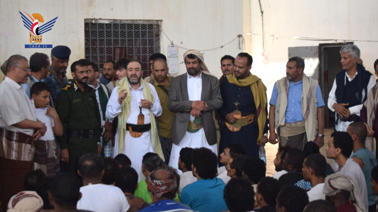 رئيس هيئة التفتيش يتفقد أوضاع نزلاء ونزيلات الإصلاحية المركزية بالحديدة