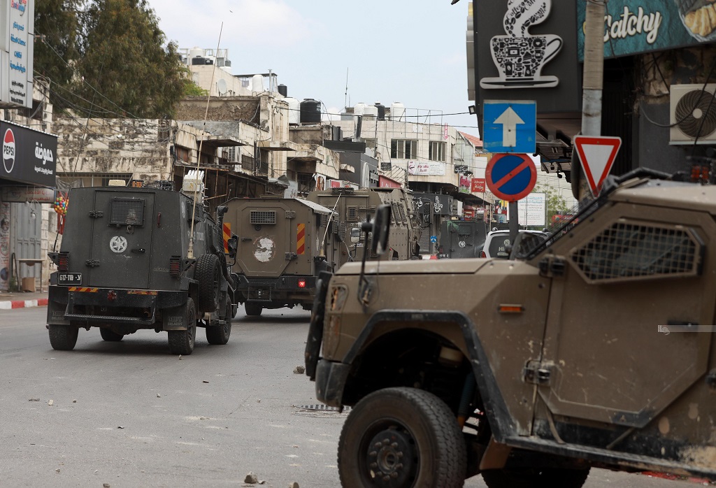 العدو الإسرائيلي يوسّع عدوانه على طولكرم