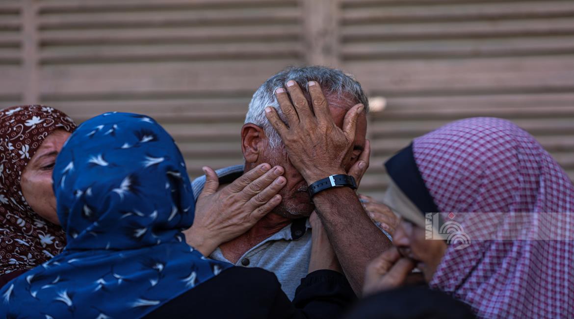 شهداء وجرحى فلسطينيين في قصف العدو الإسرائيلي دير البلح وخان يونس