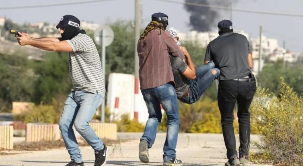 مستعربون يختطفون شابا فلسطينيا من مدخل مخيم شعفاط بالقدس المحتلة
