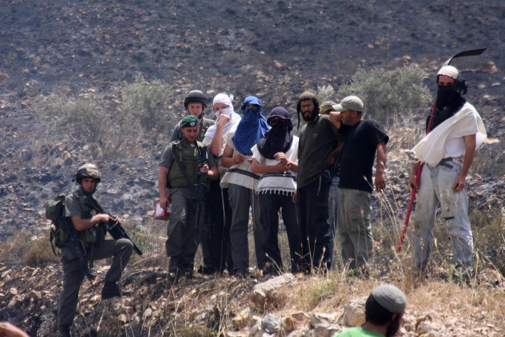 مستوطنون يصعدون من اعتداءاتهم  على الفلسطينيين وممتلكاتهم في الضفة الغربية