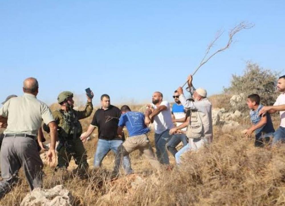 تصاعد هجمات المستوطنين على الفلسطينيين وممتلكاتهم في الضفة الغربية