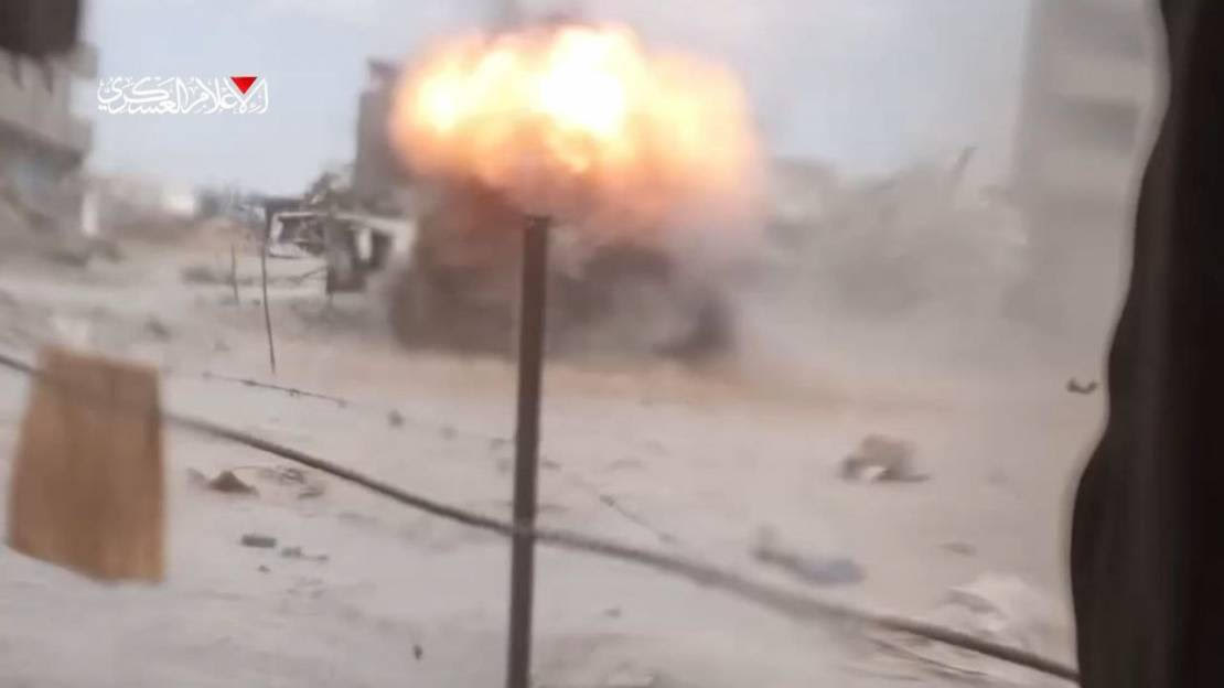 "القسام" تعرض مشاهداً لاستهدافها آليات ومواقع العدو الصهيوني جنوبي قطاع غزة