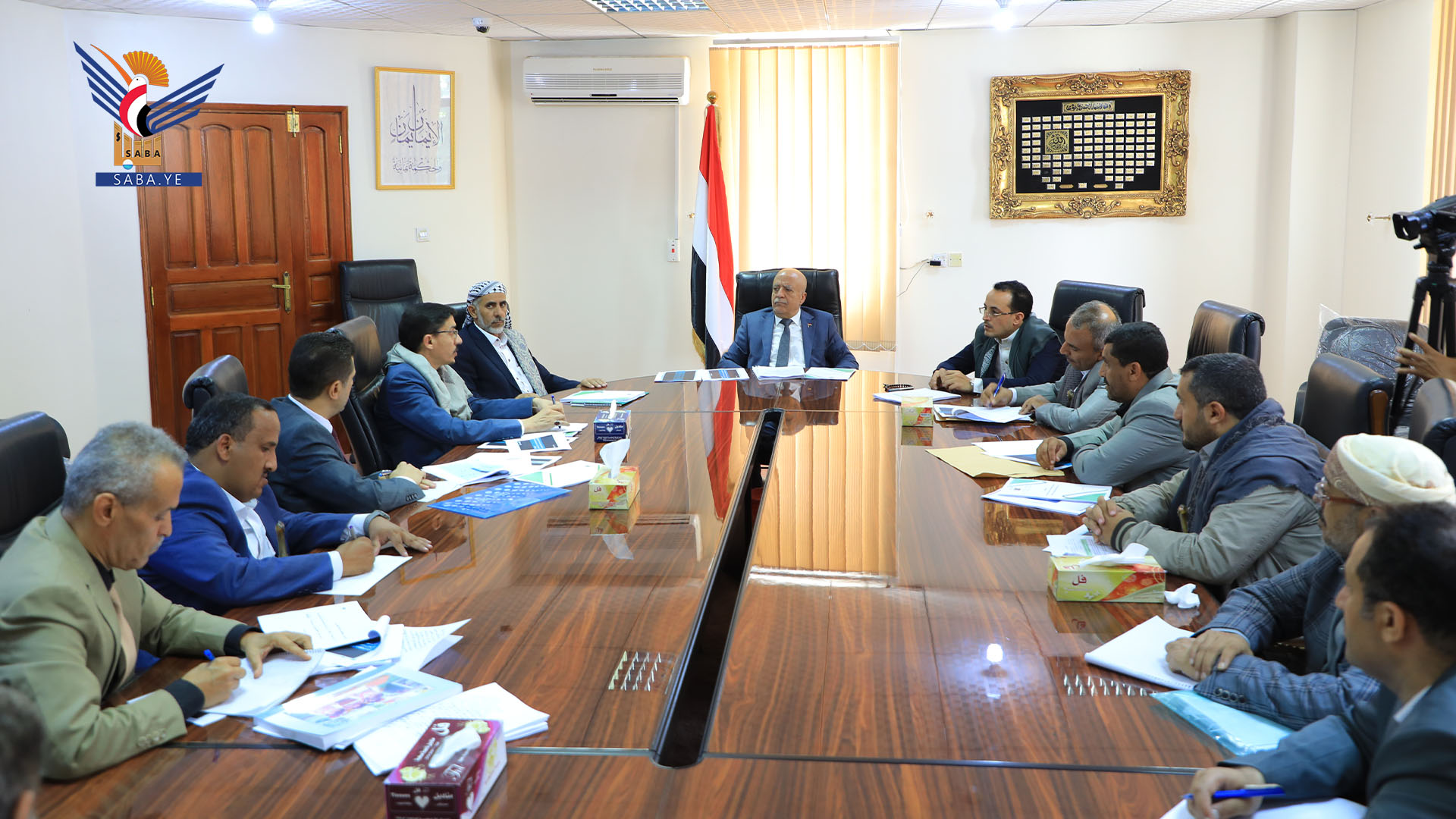  الرهوي يناقش المسؤوليات التكاملية للجهات المعنية لإنجاح العام الدراسي 1447هـ