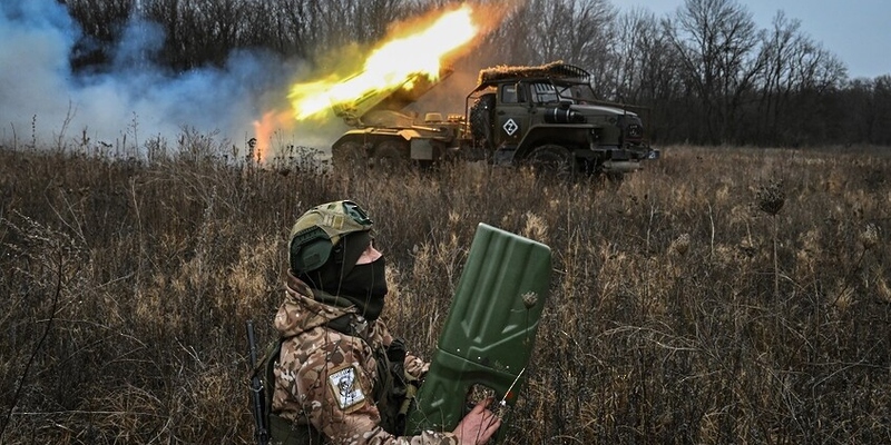 القوات الروسية تدمّر معاقل ومستودعات ذخيرة أوكرانية في منطقة زابوروجيه