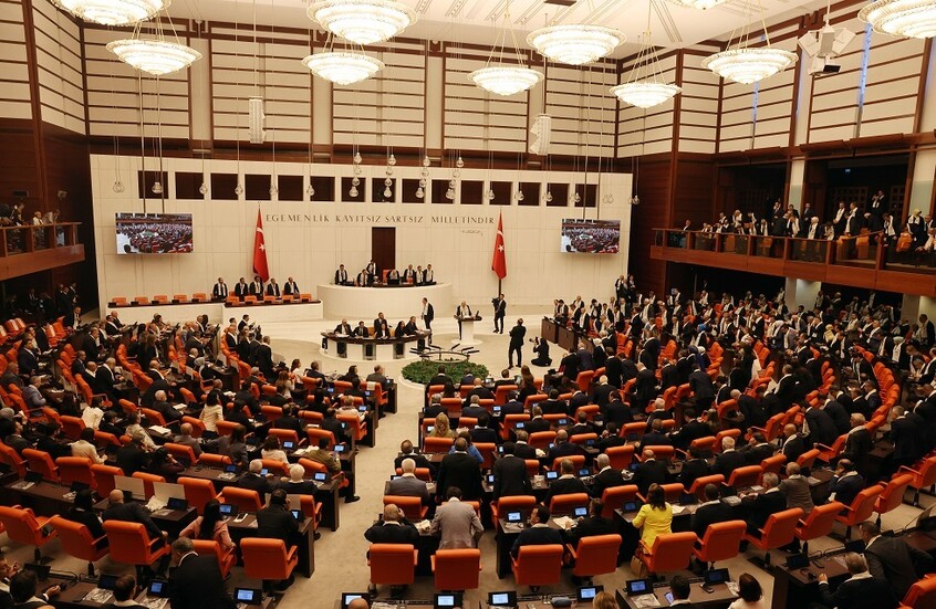 أحزاب المعارضة التركية في البرلمان تدعوا لجلسة طارئة لمناقشة وقف المجزرة في غزة