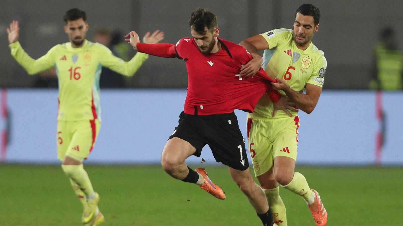 منتخب إسبانيا يكتسح جورجيا ويضع قدما في نهائيات كأس العالم