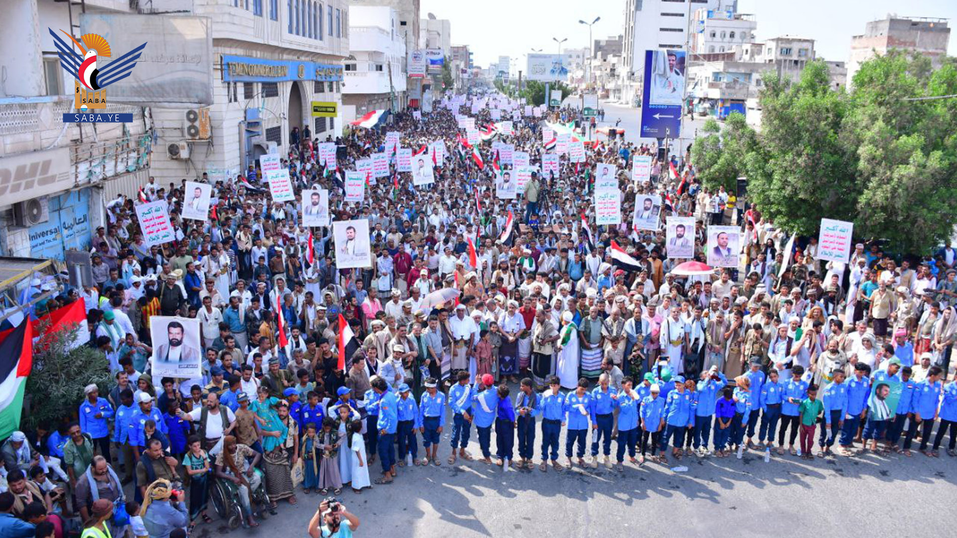 مسيرات جماهيرية بالحديدة تحت شعار "ثابتون مع غزة وإيران ضد الإجرام الصهيوأمريكي"