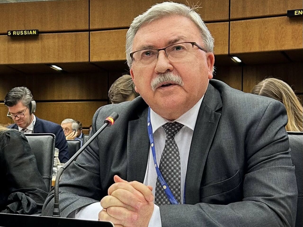 أوليانوف: أوروبا أضعفت التعاون بين الوكالة الذرية وإيران