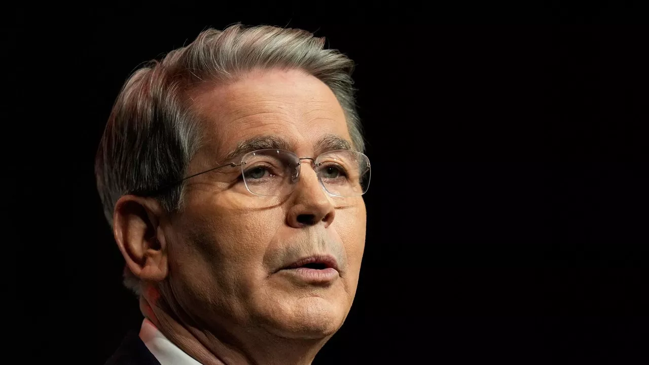 وزير الخزانة الأمريكي يؤكد فشل العقوبات الأوروبية ضد روسيا 