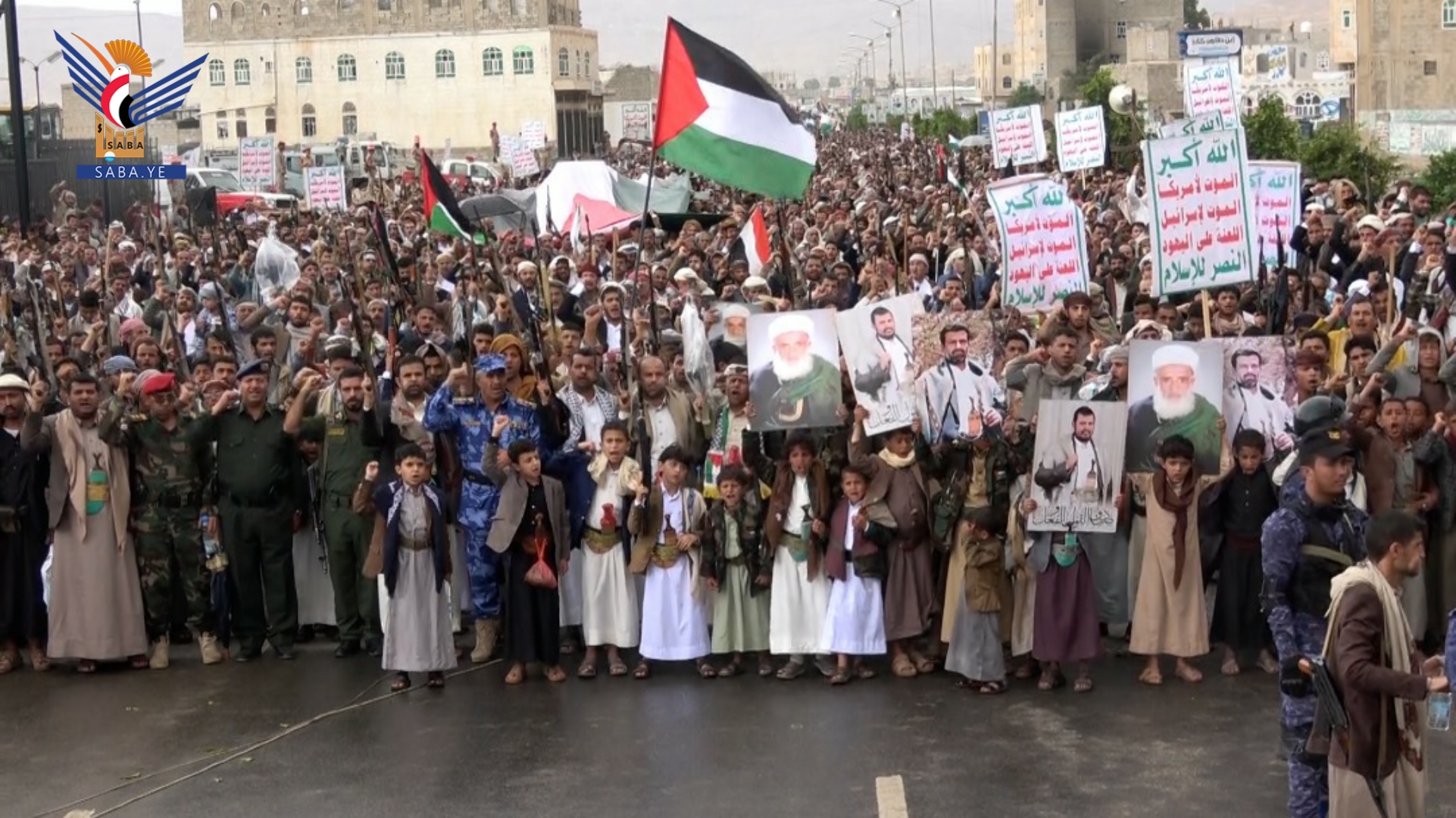 مسيرات حاشدة في مديريات عمران بعنوان "معركتنا مستمرة حتى تنتصر غزة"