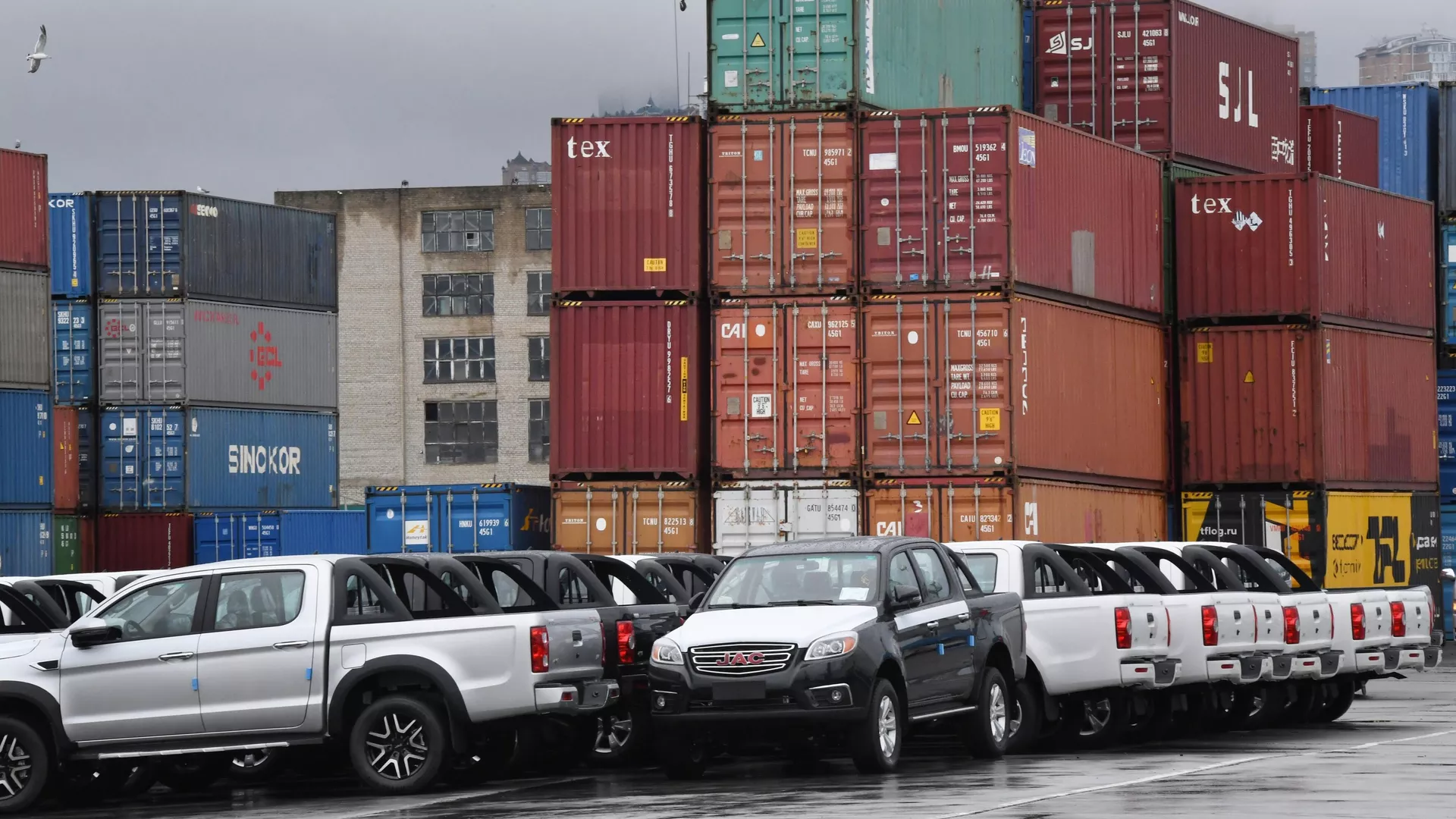 ارتفاع حجم التبادل التجاري بين روسيا والصين بنحو 15% في الربع الأول من العام 2026