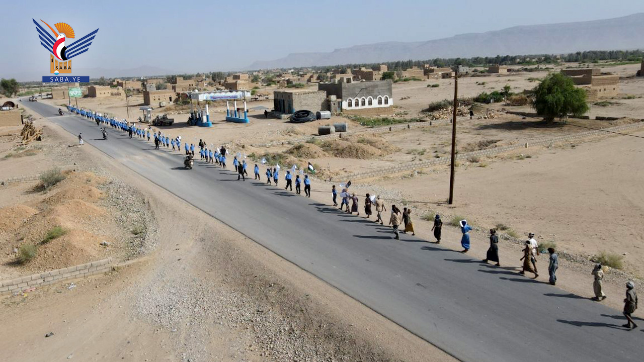 الجوف.. مسير لطلاب مدرسة الشهيد القائد الصيفية النموذجية في المتون