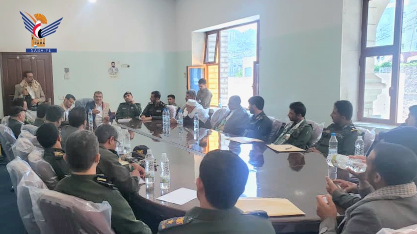 المحامي العام الأول يتفقد نيابات إب ويعقد اجتماعًا لتعزيز التنسيق الأمني