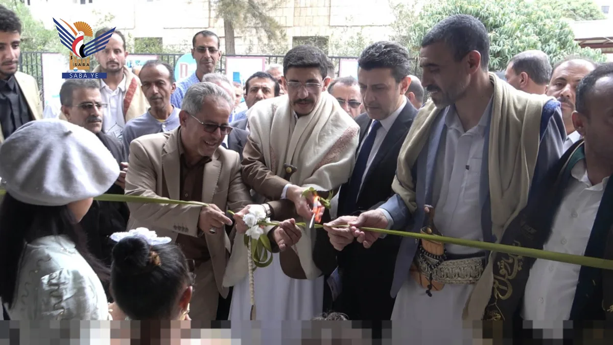 وزير التربية يفتتح المعرض الفني لمنتجات الوسائل التعليمية