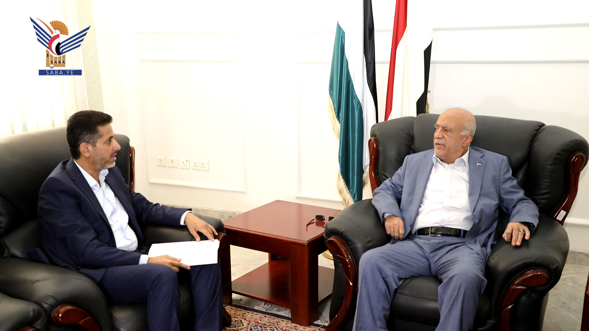 الرهوي يشيد لدى لقائه وزير الإعلام بمستوى أداء منظومة الإعلام الوطنية