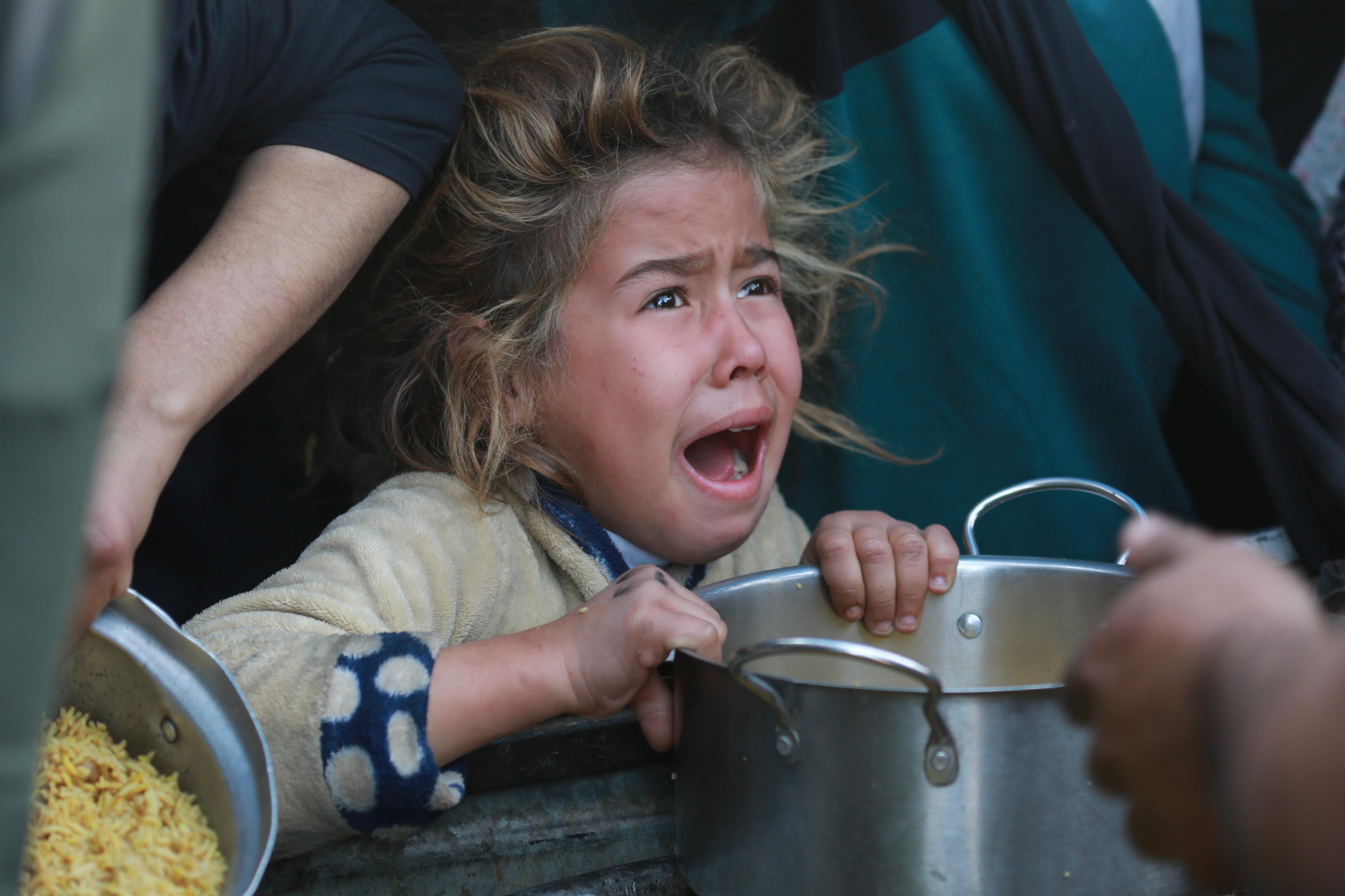 غزة تحت المجاعة: حين يحاول نتنياهو قلب الحقائق