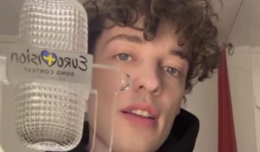 السويسري نيمو الفائز ب"يوروفيجن 2024" يعيد جائزته احتجاجًا على مشاركة "إسرائيل"