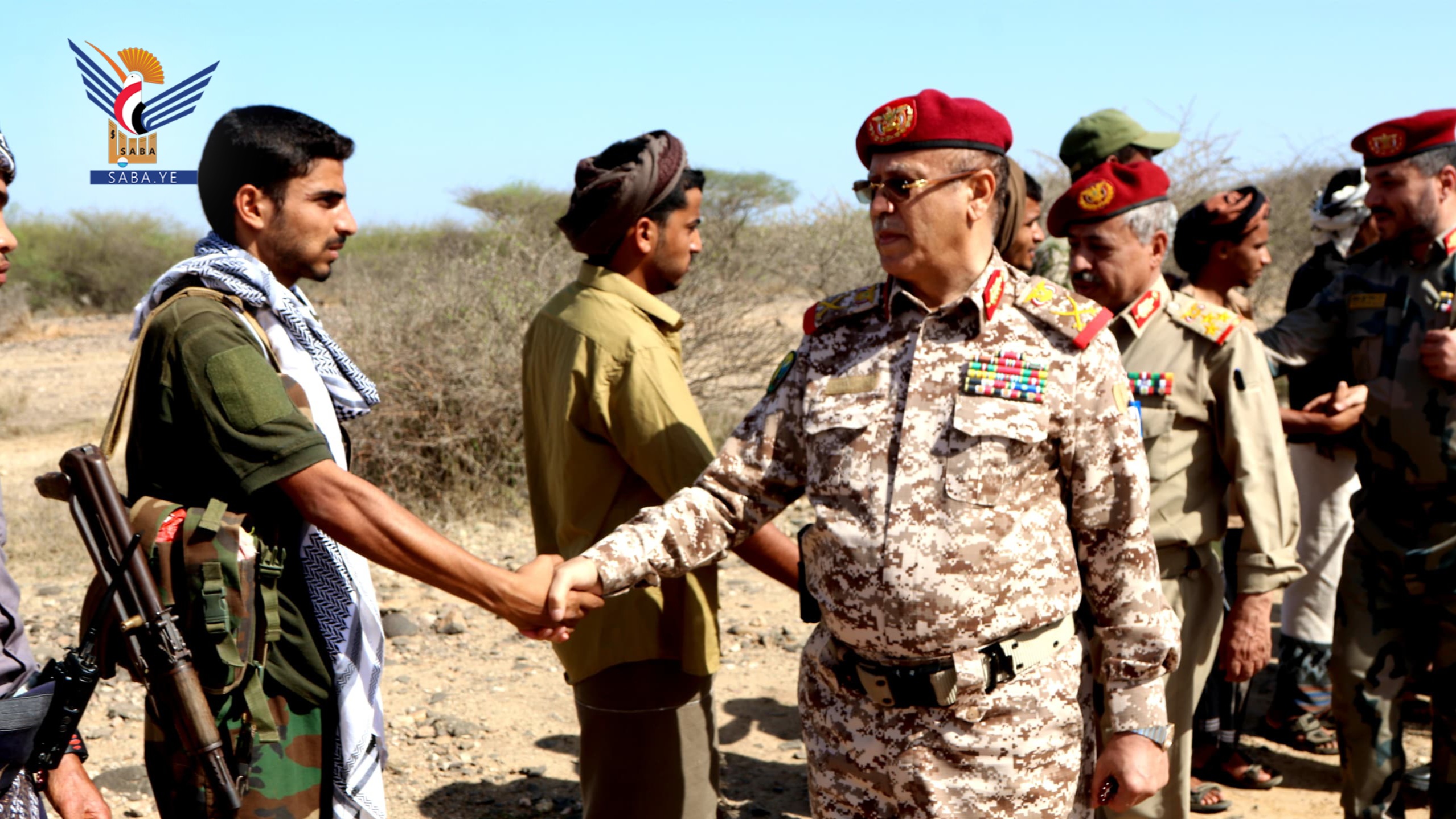 مساعد وزير الدفاع يتفقد المرابطين في جبهة بني حسن بمحافظة حجة