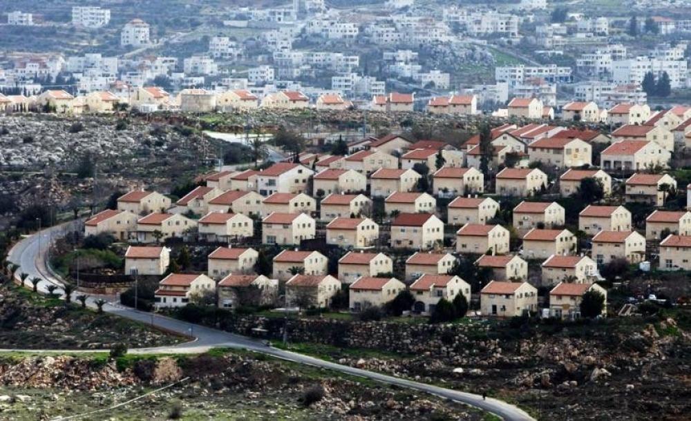 العدو الصهيوني ينفذ مشاريع استيطانية على أراضي بيت صفافا بالقدس المحتلة
