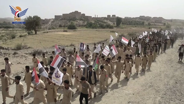 مسير طلابي بعزلة الشرف في مديرية ريف البيضاء تضامناً مع غزة  