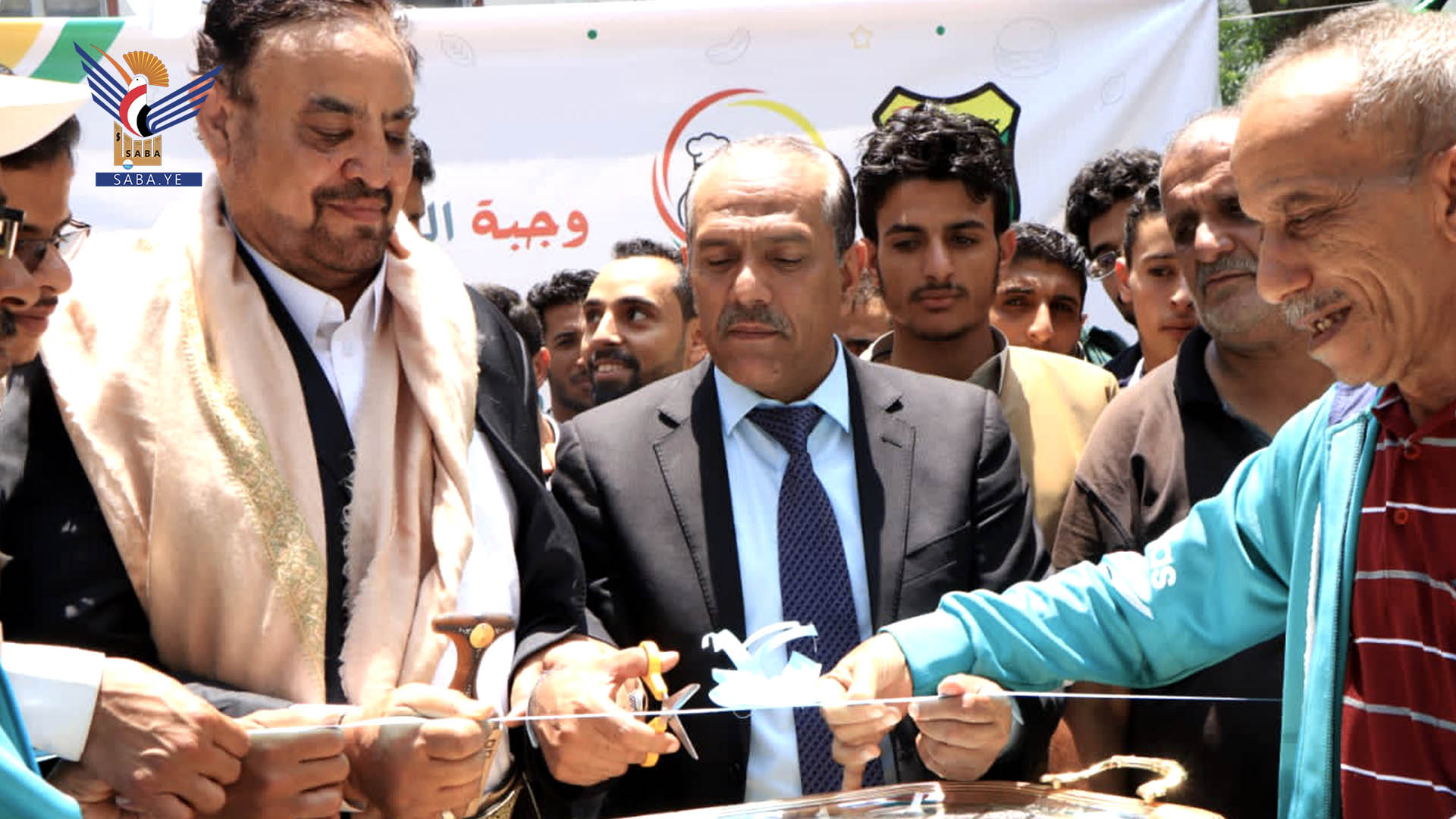 الصعدي وعباد والبخيتي يفتتحون المطعم الخيري لطلاب السكن الجامعي